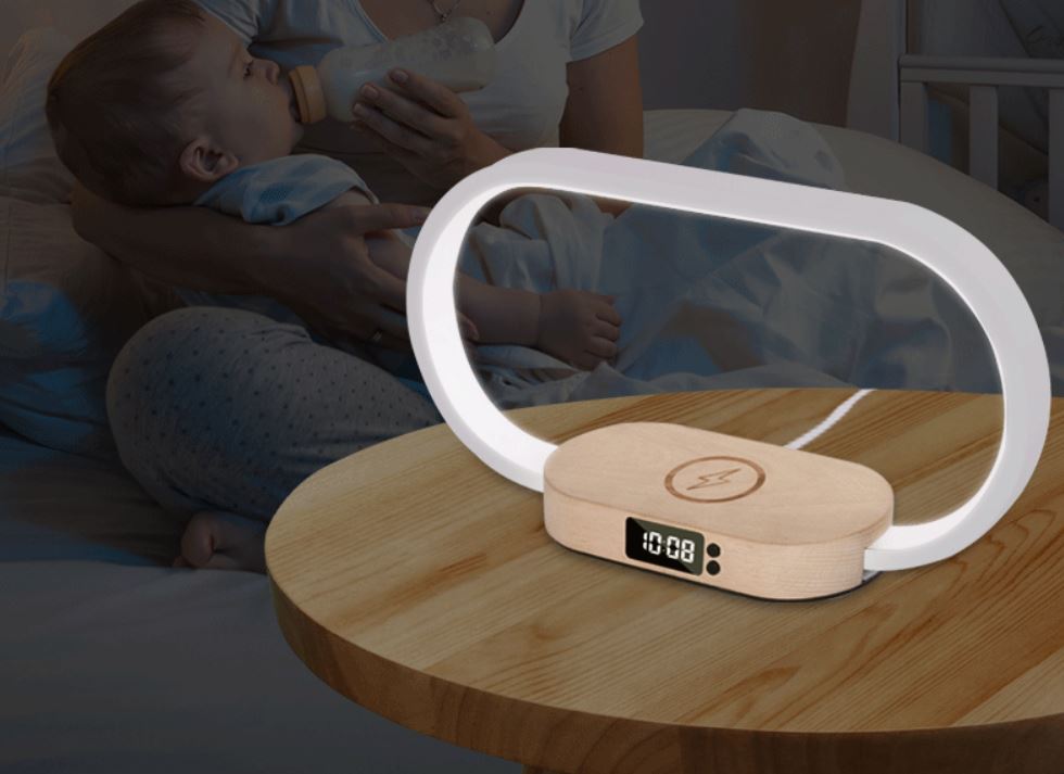 Lampă modernă cu ceas, touch control și încărcare wireless pentru telefon